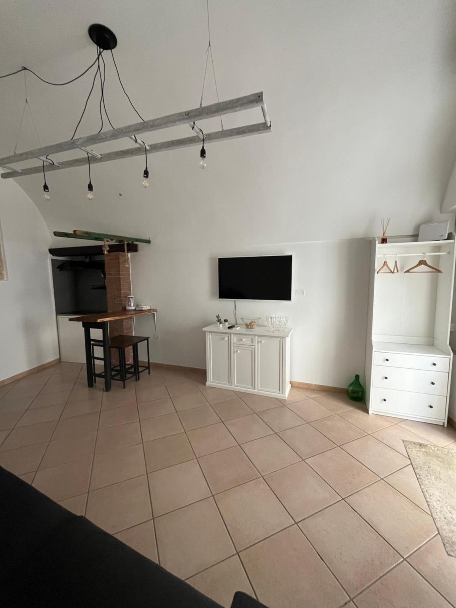 Ostuni 21Mqsuitehomes, Appartamento Con Mini Piscina Privata, Appartamenti Con Vasca Idromassaggio & Appartamenti Standard 오스투니 외부 사진